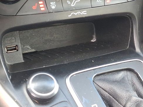 Used 2017 Ford Focus Titanium image 24