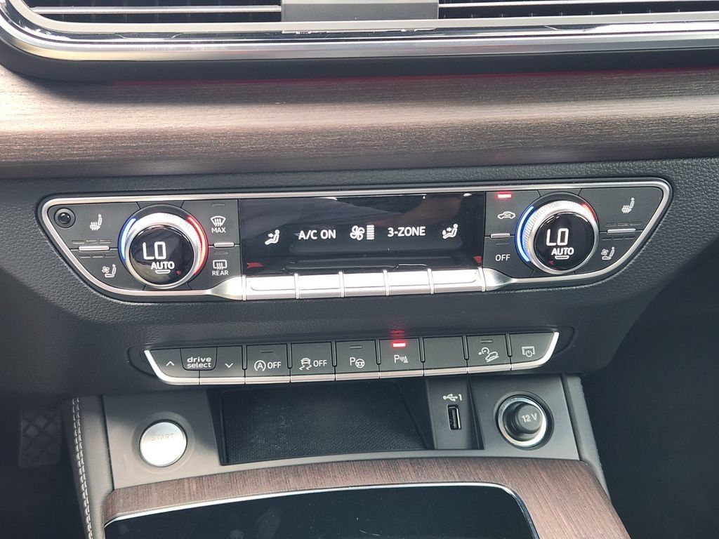 Used 2021 Audi Q5 Prestige w/ Prestige Package AWD/4WD image 23