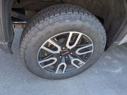 Certified 2025 GMC Sierra 1500 AT4 w/ AT4 Premium Package AWD/4WD image 10