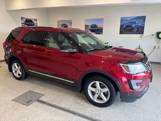 Used 2017 Ford Explorer XLT AWD/4WD video 1