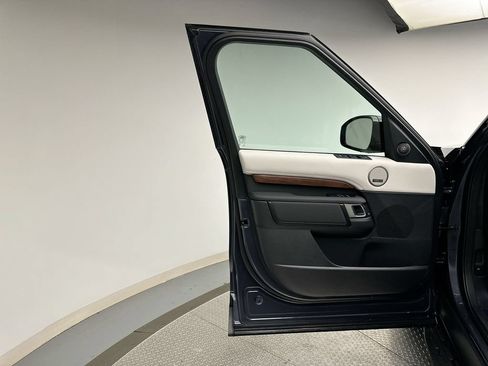 Certified 2025 Land Rover Discovery S AWD/4WD image 6