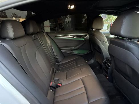 Used 2020 BMW 530i image 32