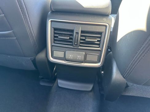 Used 2024 Subaru Forester Limited image 24