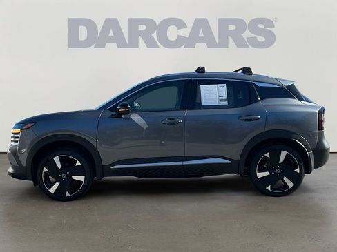 Used 2026 Nissan Kicks SR w/ SR Premium Package image 3