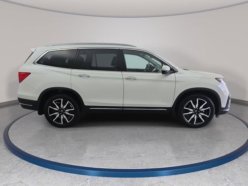 Used 2019 Honda Pilot Elite image 4