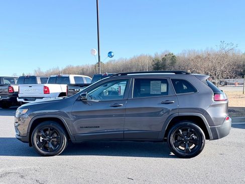 Used 2023 Jeep Cherokee Altitude Lux image 4