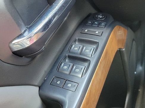 Used 2019 Chevrolet Silverado 2500 LTZ AWD/4WD image 13