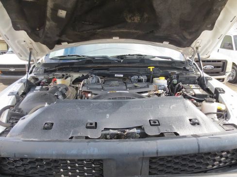 Used 2017 RAM 3500 Tradesman image 4