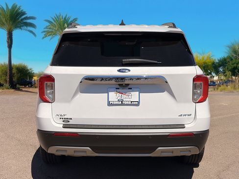 Certified 2021 Ford Explorer XLT w/ Equipment Group 202A AWD/4WD image 4