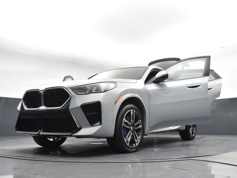 Used 2025 BMW X2 xDrive28i AWD/4WD image 30