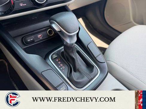 Used 2020 Kia Soul LX FWD image 15