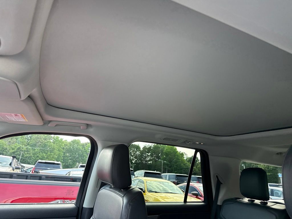 Used 2025 Ford Expedition Active AWD/4WD image 4