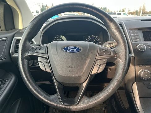 Used 2018 Ford Edge SE image 19