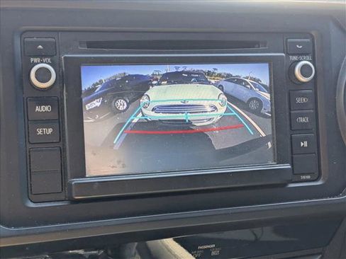 Used 2017 Toyota Tacoma SR image 9