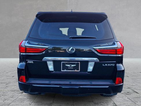 Used 2017 Lexus LX 570 4WD w/ Luxury Package image 5