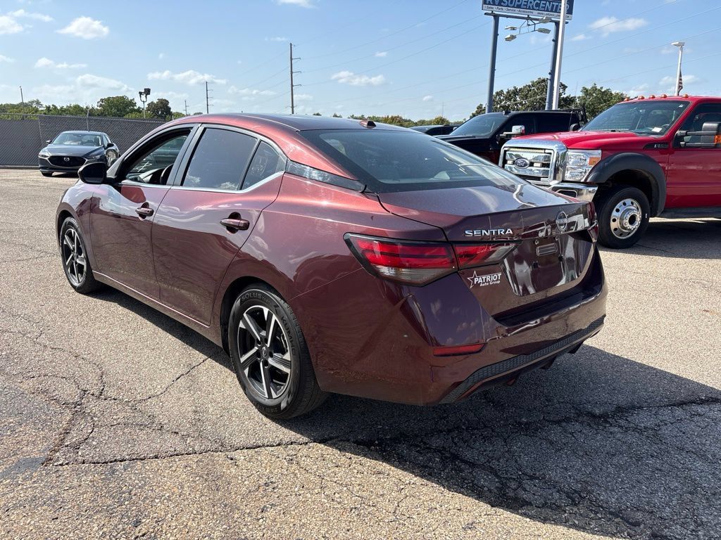 Used 2024 Nissan Sentra SV FWD image 5