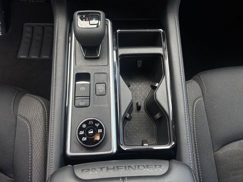 Used 2025 Nissan Pathfinder SV AWD/4WD image 44