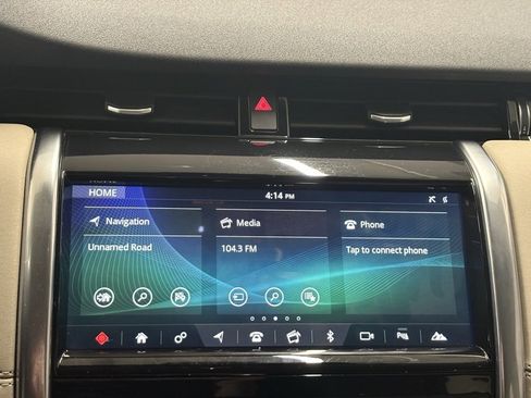 Used 2020 Land Rover Discovery Sport SE image 9