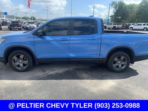 Used 2025 Honda Ridgeline TrailSport image 3
