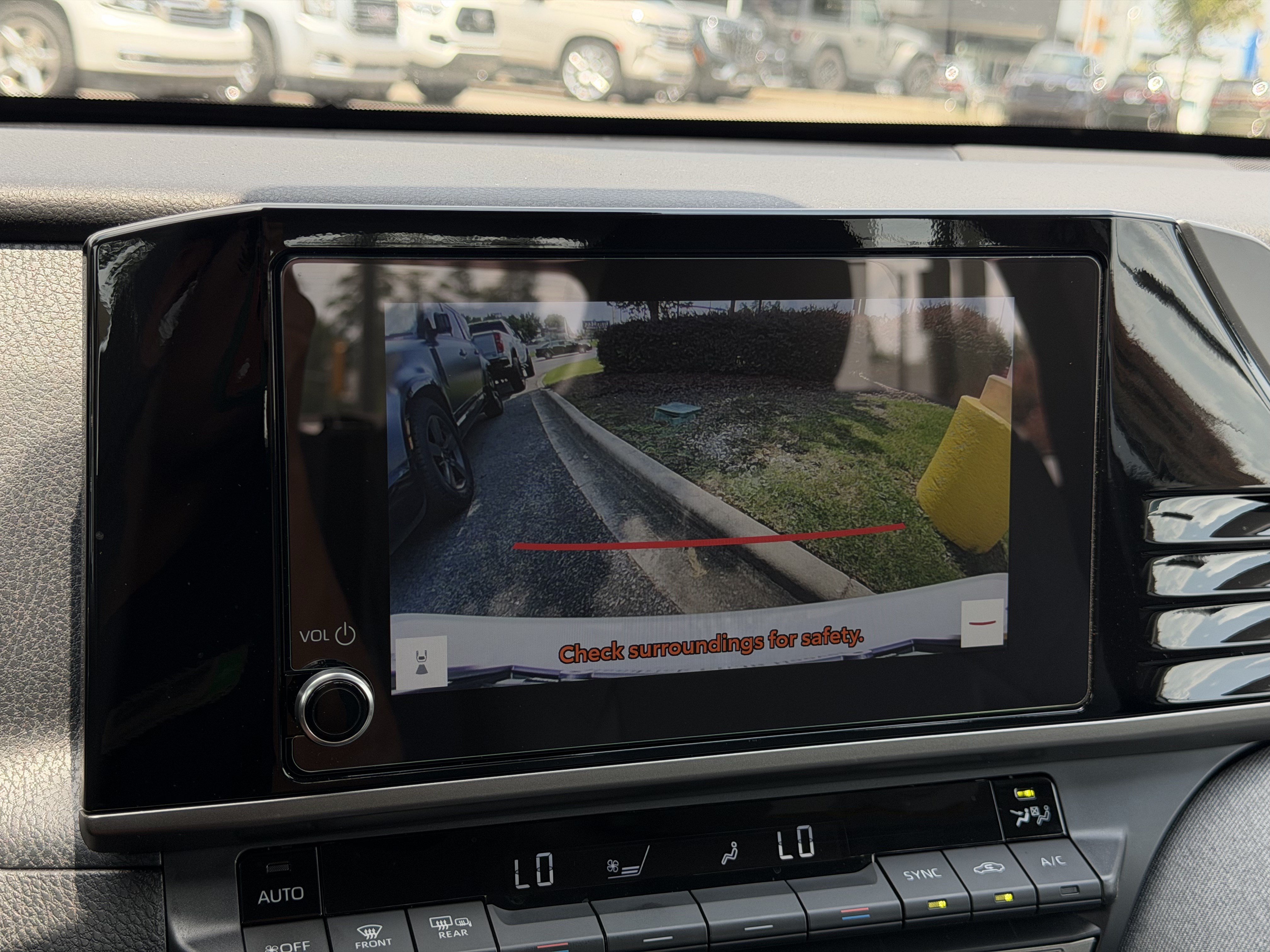 Used 2025 Toyota Camry LE FWD image 25