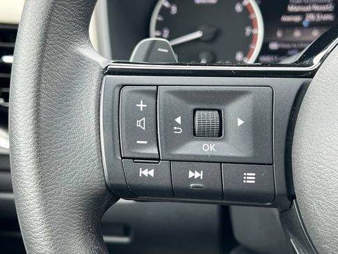 Used 2022 Nissan Rogue SV AWD/4WD image 18