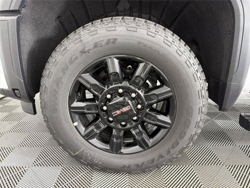 New 2026 GMC Sierra 2500 AT4 w/ AT4 Premium Plus Package AWD/4WD image 10