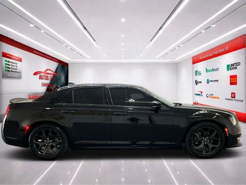 Used 2022 Chrysler 300 S RWD image 9