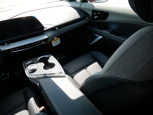 Used 2025 Cadillac Optiq Sport 1 w/ LPO, Floor Liner Package image 9