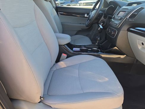 Used 2015 Kia Sorento LX image 20