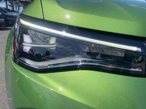 New 2025 Volkswagen Taos SE image 4