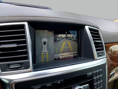 Used 2014 Mercedes-Benz GL 550 4MATIC image 27