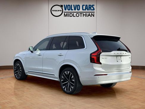 New 2025 Volvo XC90 T8 Plus w/ Protection Package Premier image 22
