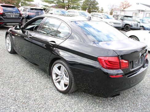 Used 2011 BMW 550i xDrive Sedan image 9