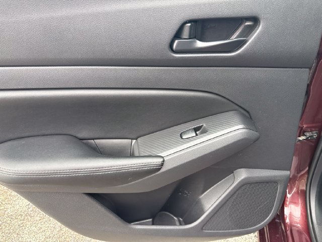 Used 2025 Nissan Altima 2.5 SV FWD image 12