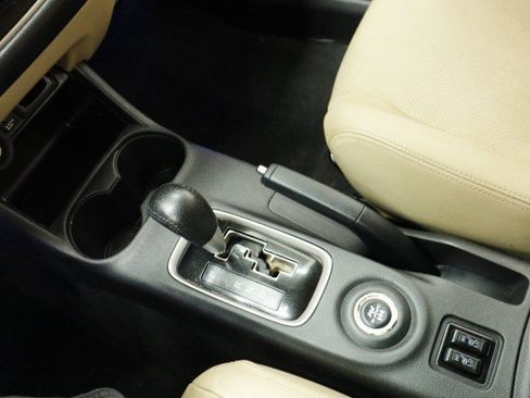 Used 2016 Mitsubishi Outlander GT AWD/4WD image 18