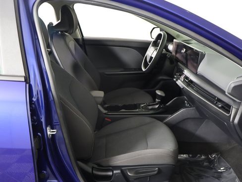 Used 2025 Kia K4 LXS image 23