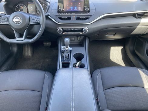Used 2024 Nissan Altima 2.5 S FWD image 14