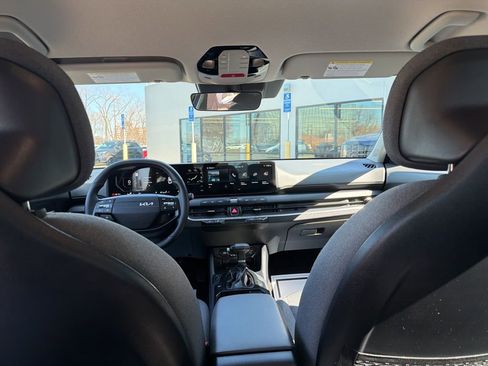 Used 2025 Kia K4 EX image 22