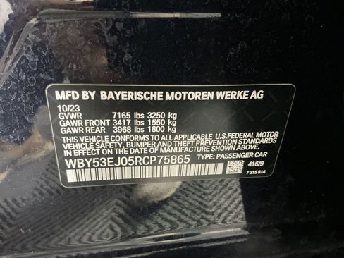 Certified 2024 BMW i7 xDrive60 image 31