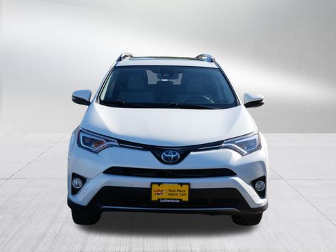 Used 2018 Toyota RAV4 Limited image 2