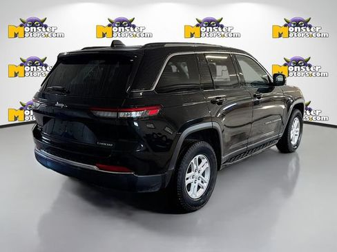 Used 2023 Jeep Grand Cherokee Laredo AWD/4WD image 4