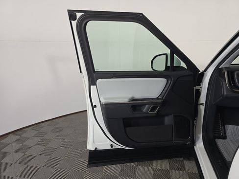 Used 2024 Rivian R1S Adventure AWD/4WD image 16
