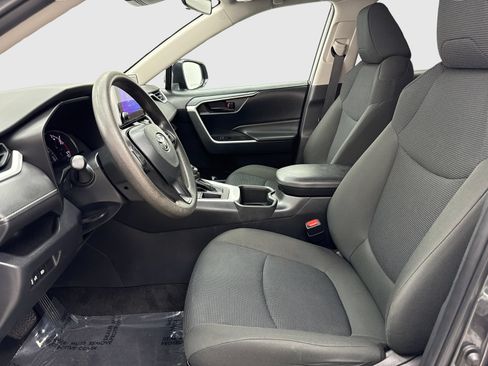 Used 2023 Toyota RAV4 LE FWD image 17