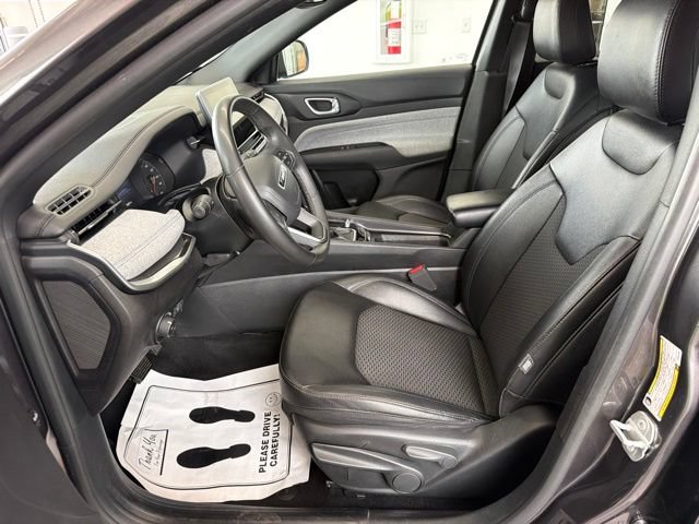 Used 2024 Jeep Compass Latitude AWD/4WD image 14