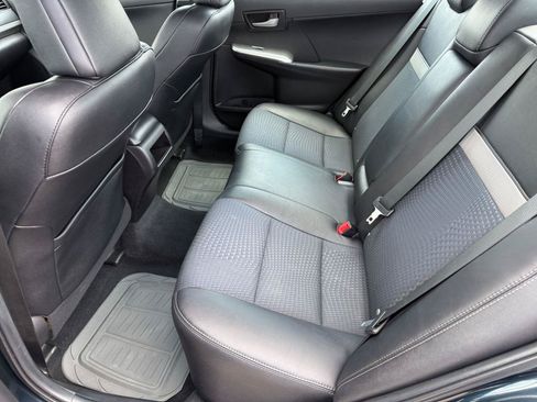 Used 2014 Toyota Camry SE FWD image 17