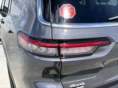 New 2026 Jeep Grand Cherokee L 4WD image 36