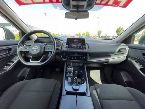 Used 2024 Nissan Rogue S AWD/4WD image 29