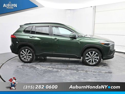 Used 2023 Toyota Corolla Cross XLE image 13