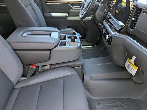 New 2025 GMC Sierra 1500 Elevation image 31