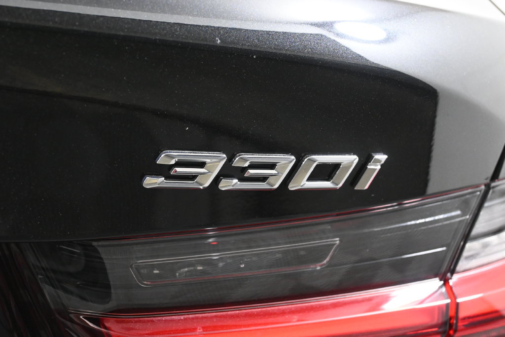 Used 2026 BMW 330i xDrive Sedan w/ Premium Package AWD/4WD image 40
